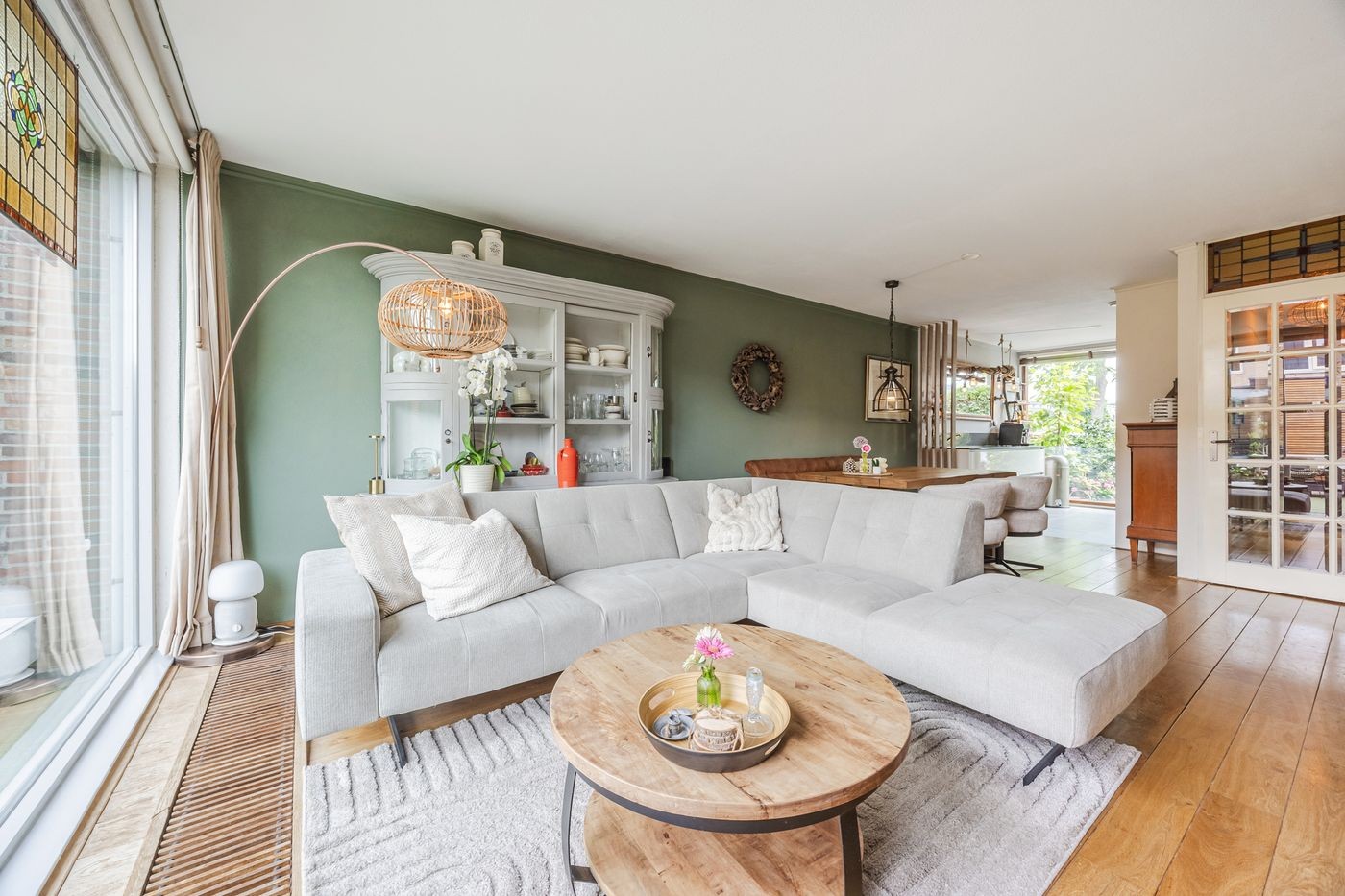 Tussenwoning te koop: Praagsingel 239, 'S-Gravenhage