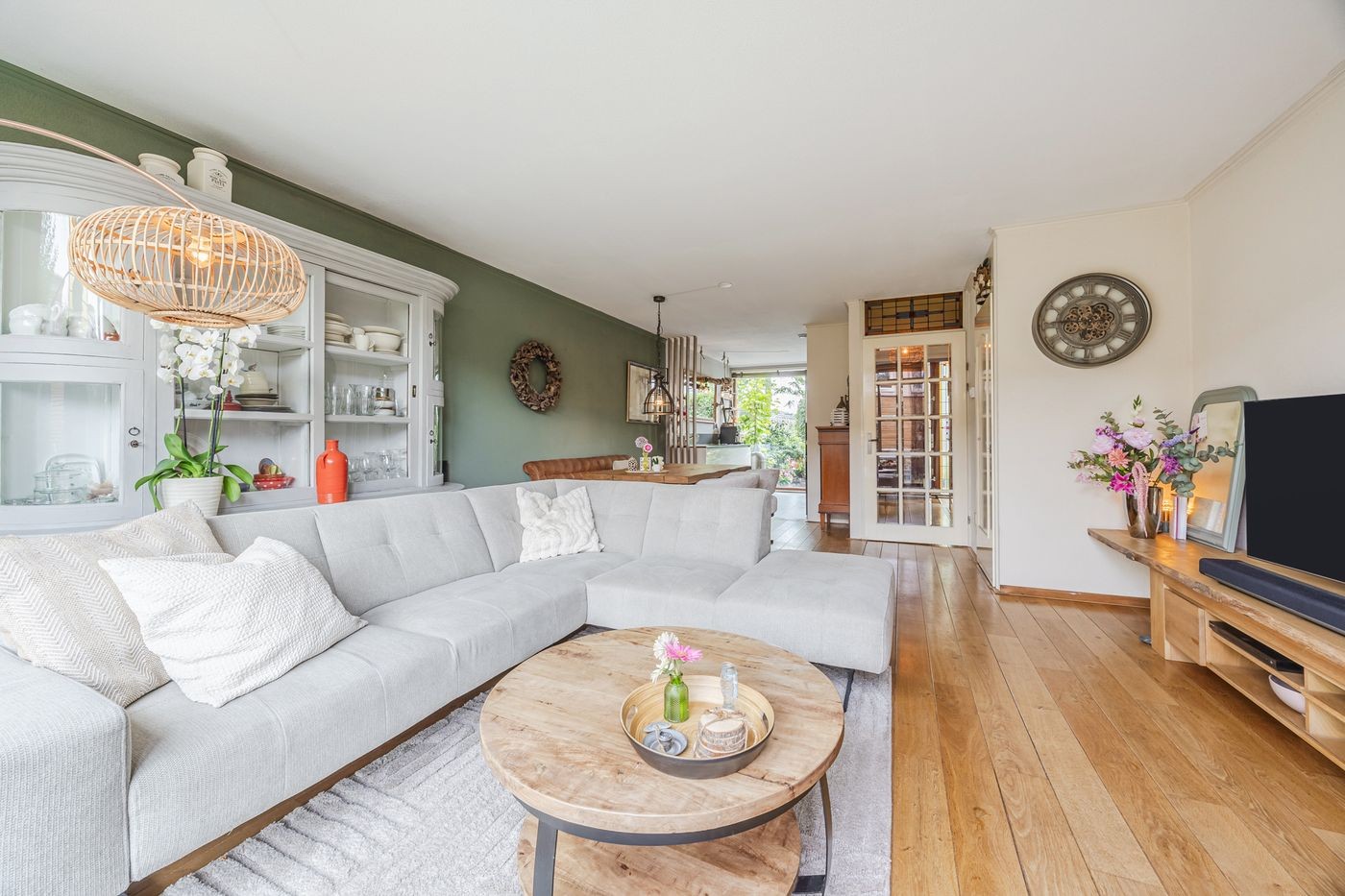 Tussenwoning te koop: Praagsingel 239, 'S-Gravenhage