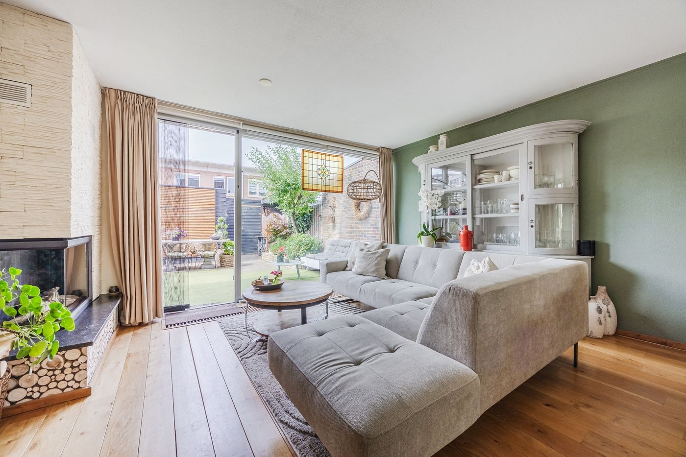 Tussenwoning te koop: Praagsingel 239, 'S-Gravenhage