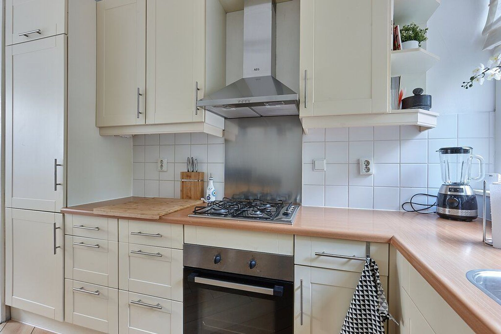 Tussenwoning te huur: Toscaninistraat 142, 'S-Gravenhage