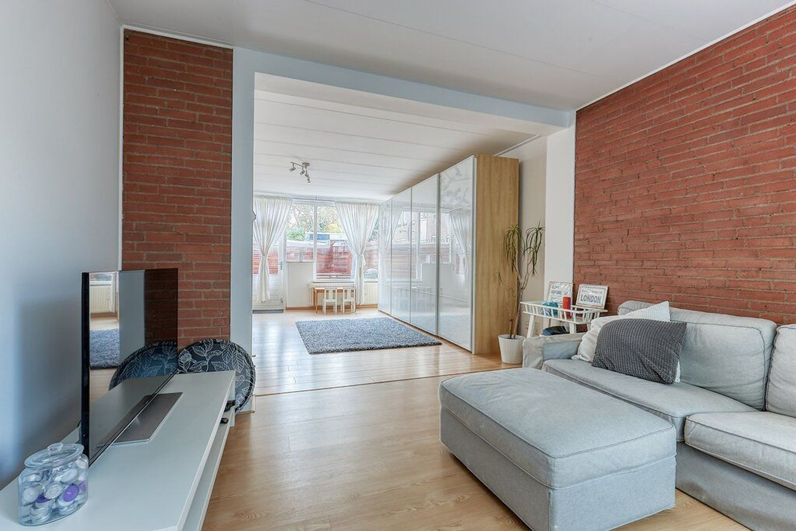 Tussenwoning te huur: Toscaninistraat 142, 'S-Gravenhage