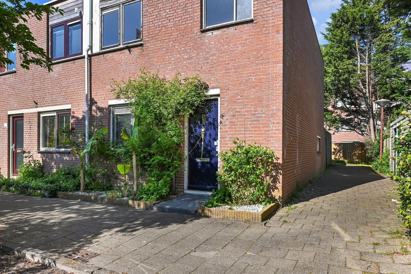 Hoekwoning te koop: Dr. J. Presserstraat 329, 'S-Gravenhage