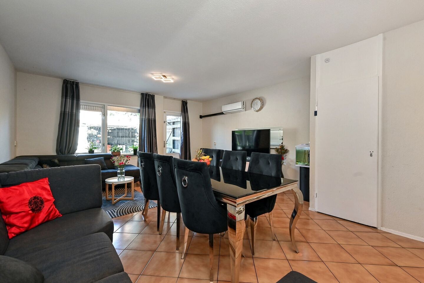 Hoekwoning te koop: Dr. J. Presserstraat 329, 'S-Gravenhage