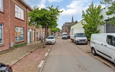 Burgemeester van der Veldestraat 18