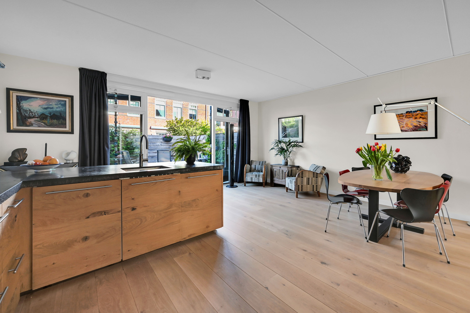 Twee-onder-één-kap te koop: Thomas Mannsingel 57, 'S-Gravenhage