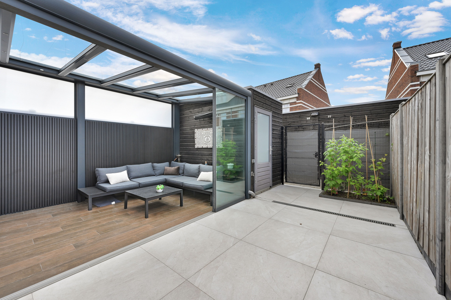 Tussenwoning te koop: Markgraaflaan 156, 'S-Gravenhage