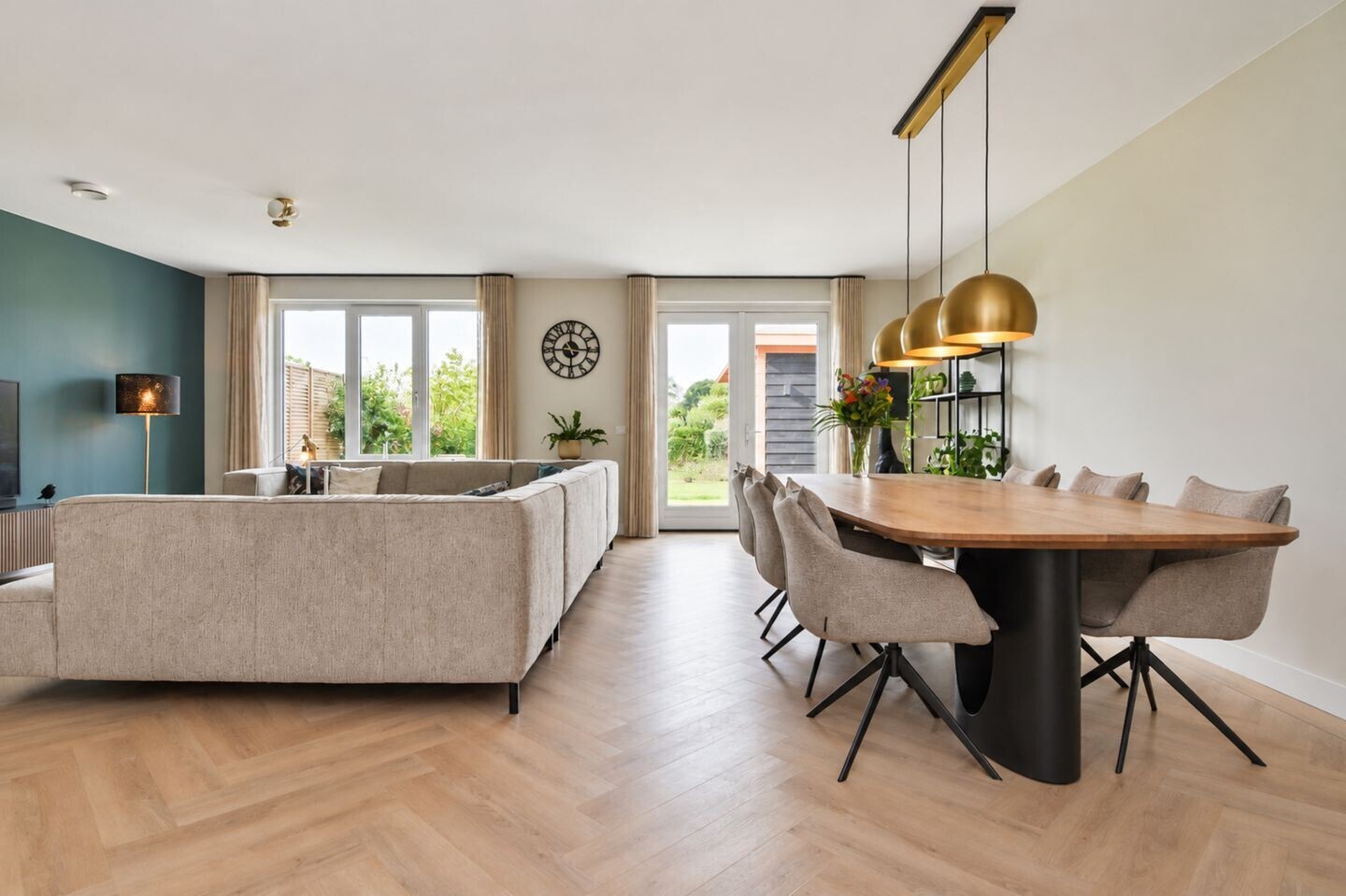 Hoekwoning te koop: Doris Lessinglaan 130, 'S-Gravenhage