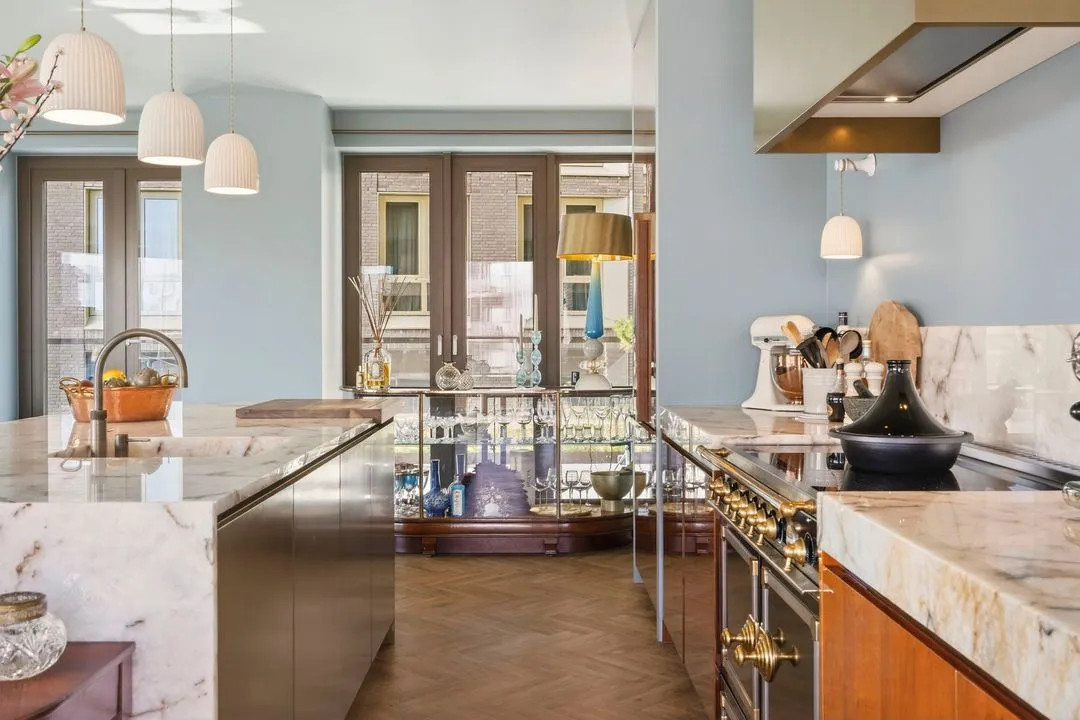 Appartement te koop: Deltaplein 317, 'S-Gravenhage