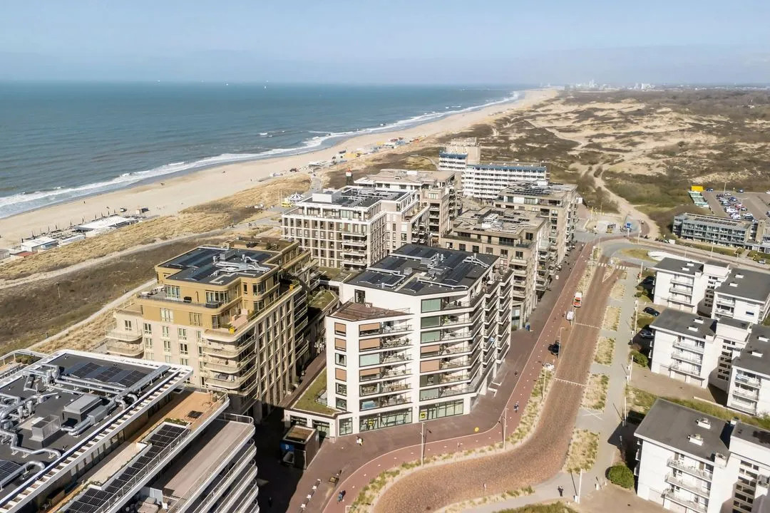 Appartement te koop: Deltaplein 317, 'S-Gravenhage