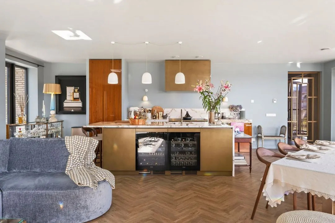 Appartement te koop: Deltaplein 317, 'S-Gravenhage