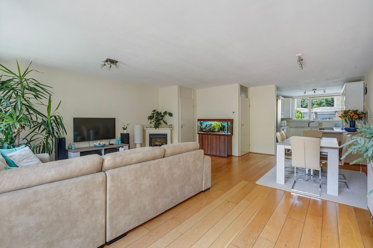 Tussenwoning te koop: Zeewindelaan 90, 'S-Gravenhage