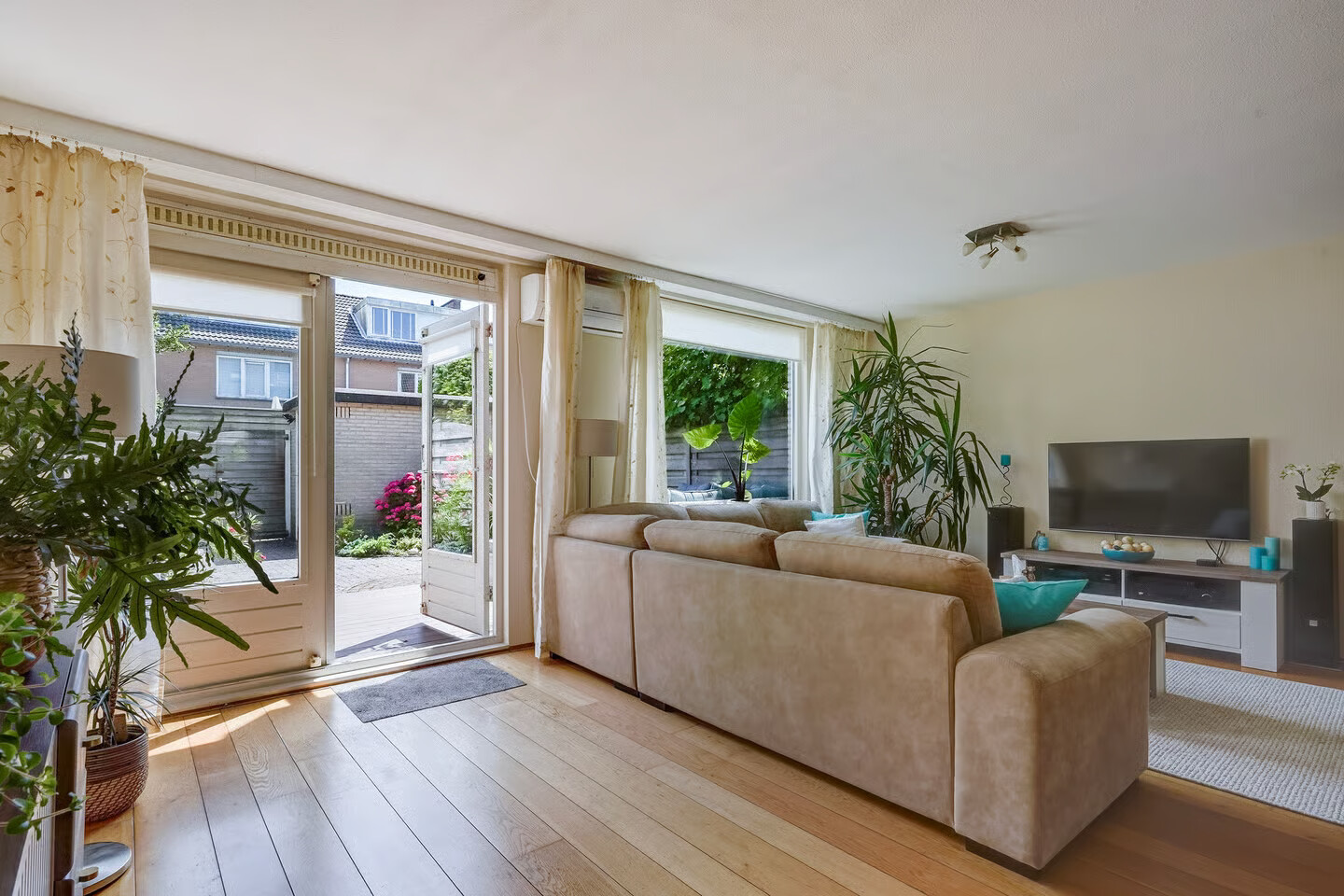 Tussenwoning te koop: Zeewindelaan 90, 'S-Gravenhage