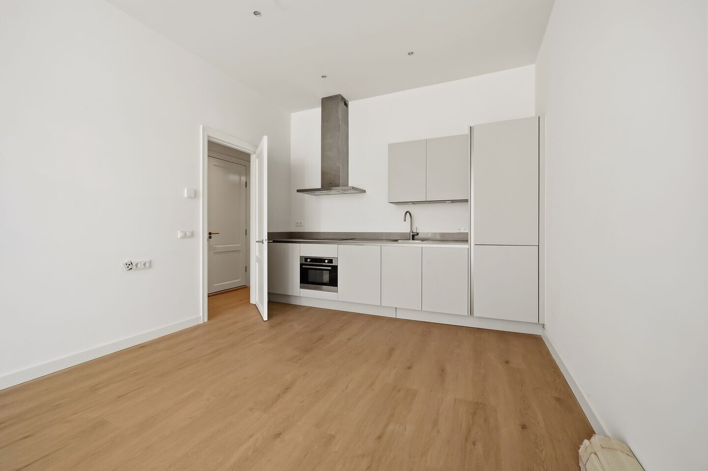 Studio te koop: Columbusstraat 271, 'S-Gravenhage