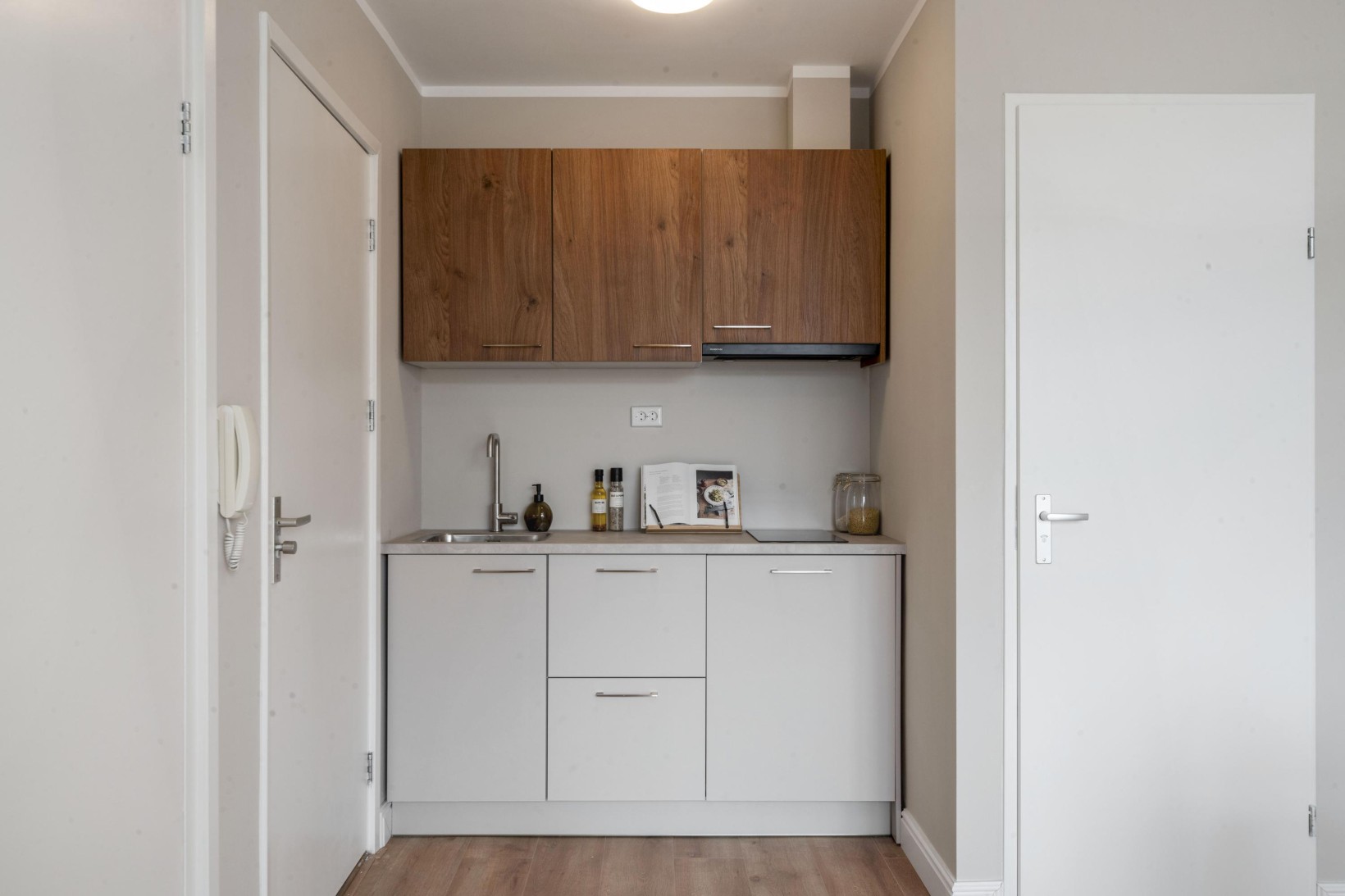Studio te koop: Regentesselaan 344-1, 'S-Gravenhage