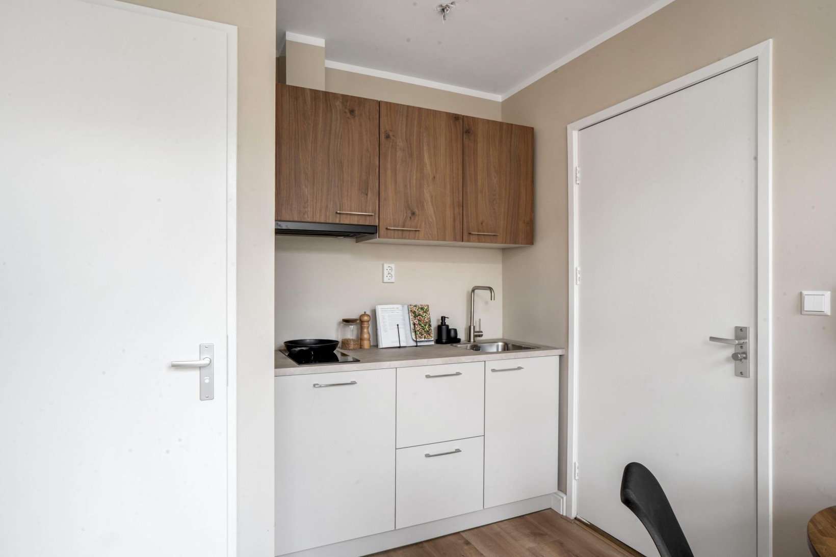 Studio te koop: Regentesselaan 344, 'S-Gravenhage