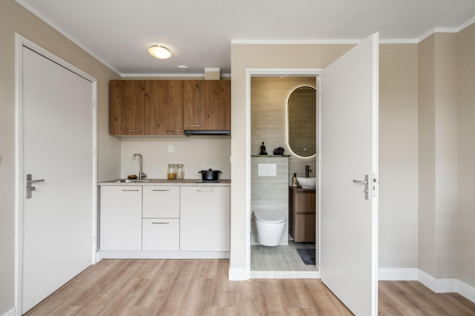 Studio te koop: Regentesselaan 354B, 'S-Gravenhage