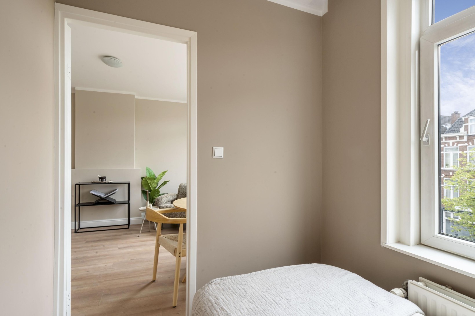 Studio te koop: Regentesselaan 354B, 'S-Gravenhage