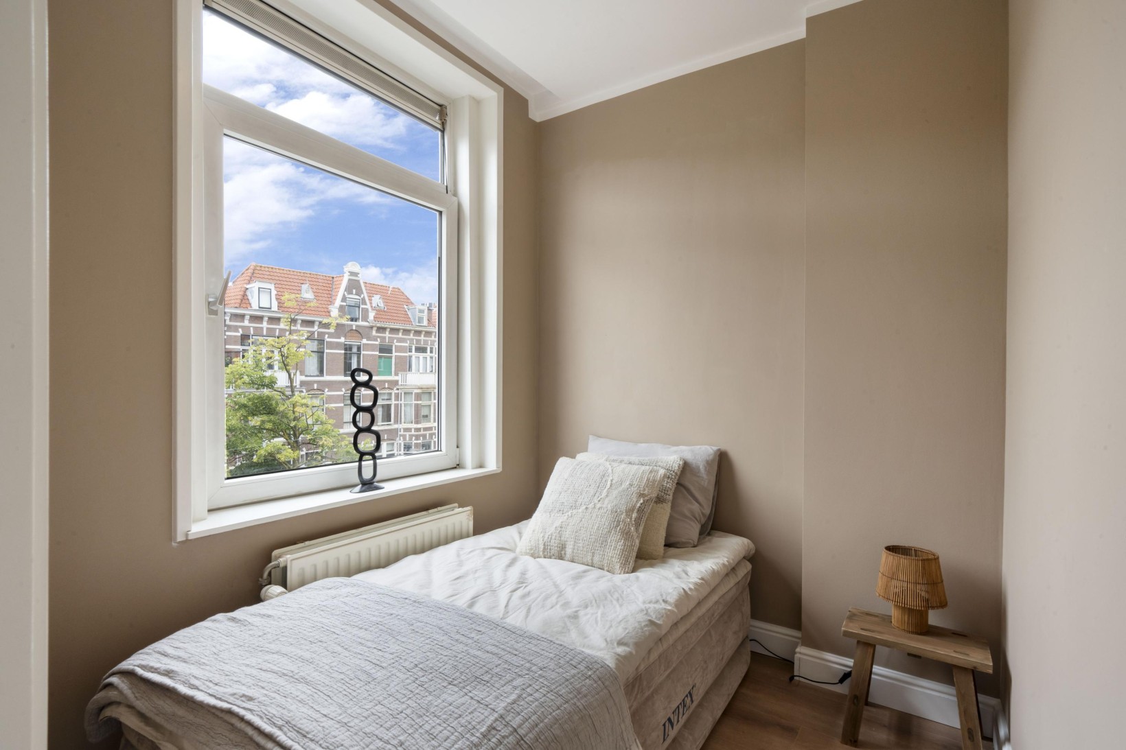 Studio te koop: Regentesselaan 354B, 'S-Gravenhage