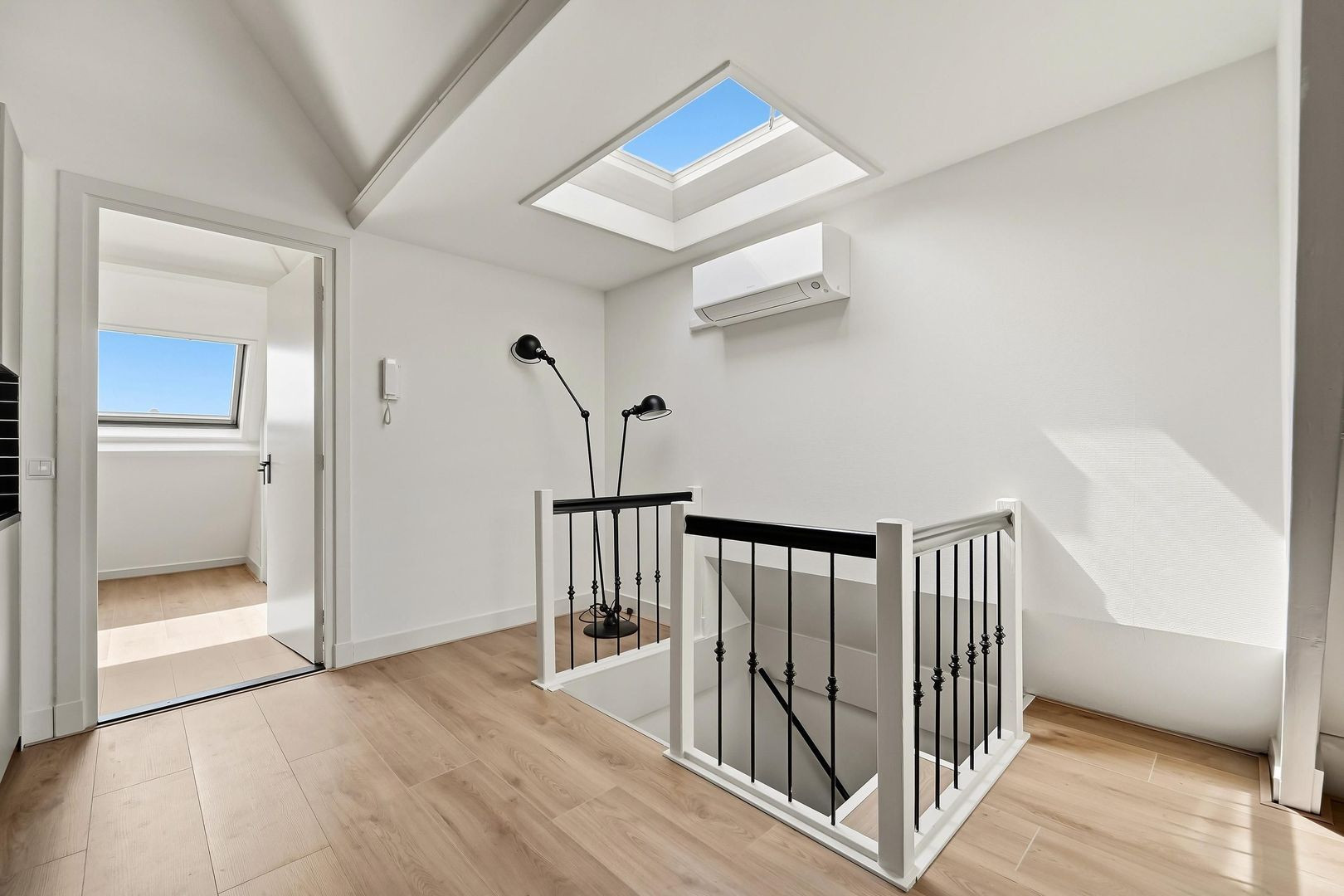 Studio te koop: Van Bylandtstraat 138D, 'S-Gravenhage