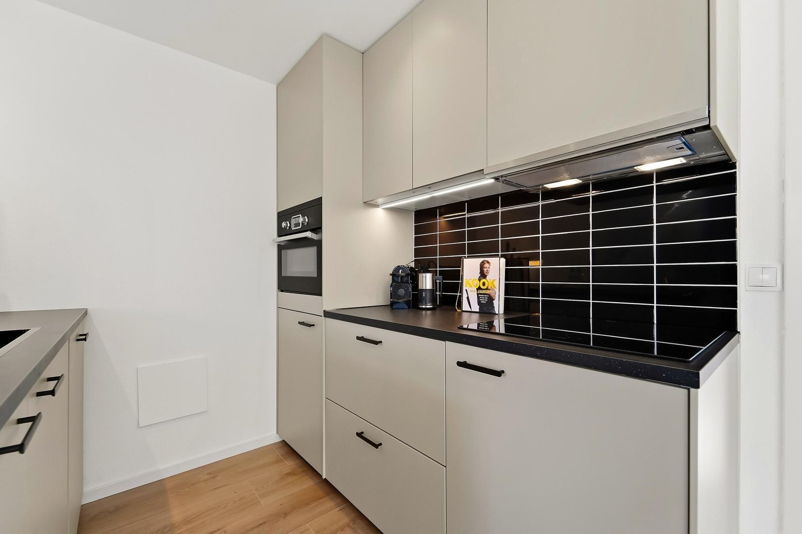 Studio te koop: Van Bylandtstraat 138D, 'S-Gravenhage