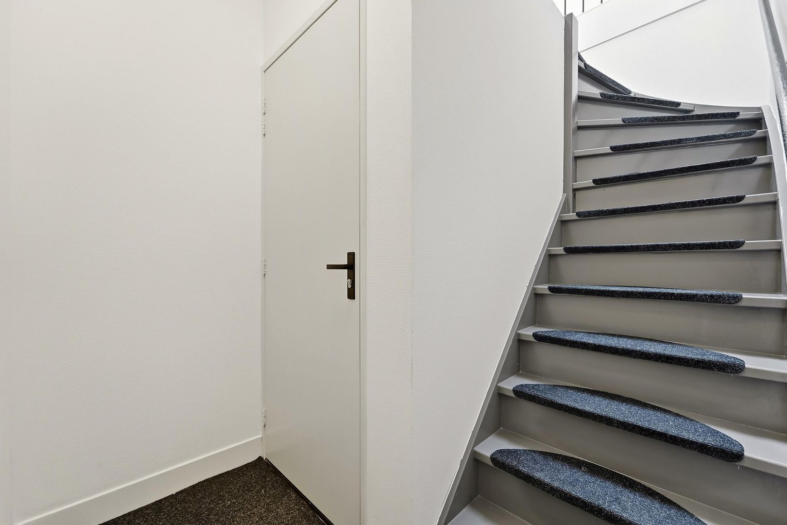 Studio te koop: Van Bylandtstraat 138D, 'S-Gravenhage