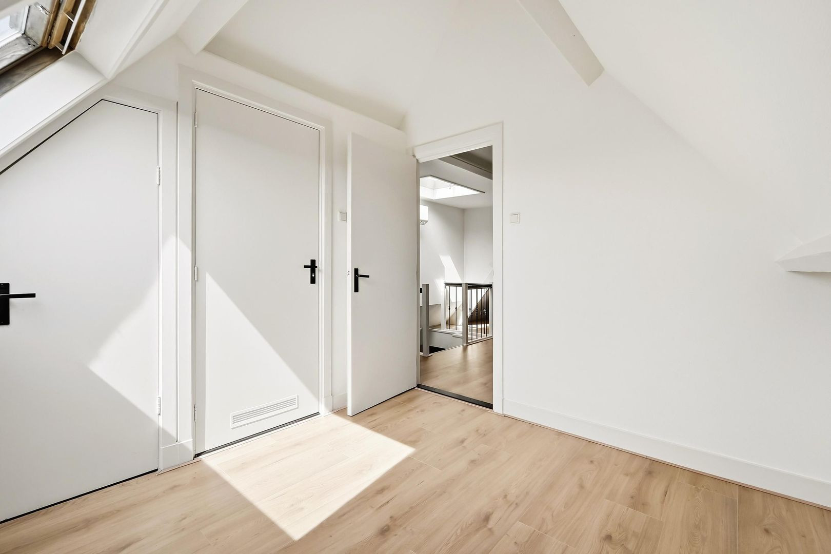 Studio te koop: Van Bylandtstraat 138D, 'S-Gravenhage