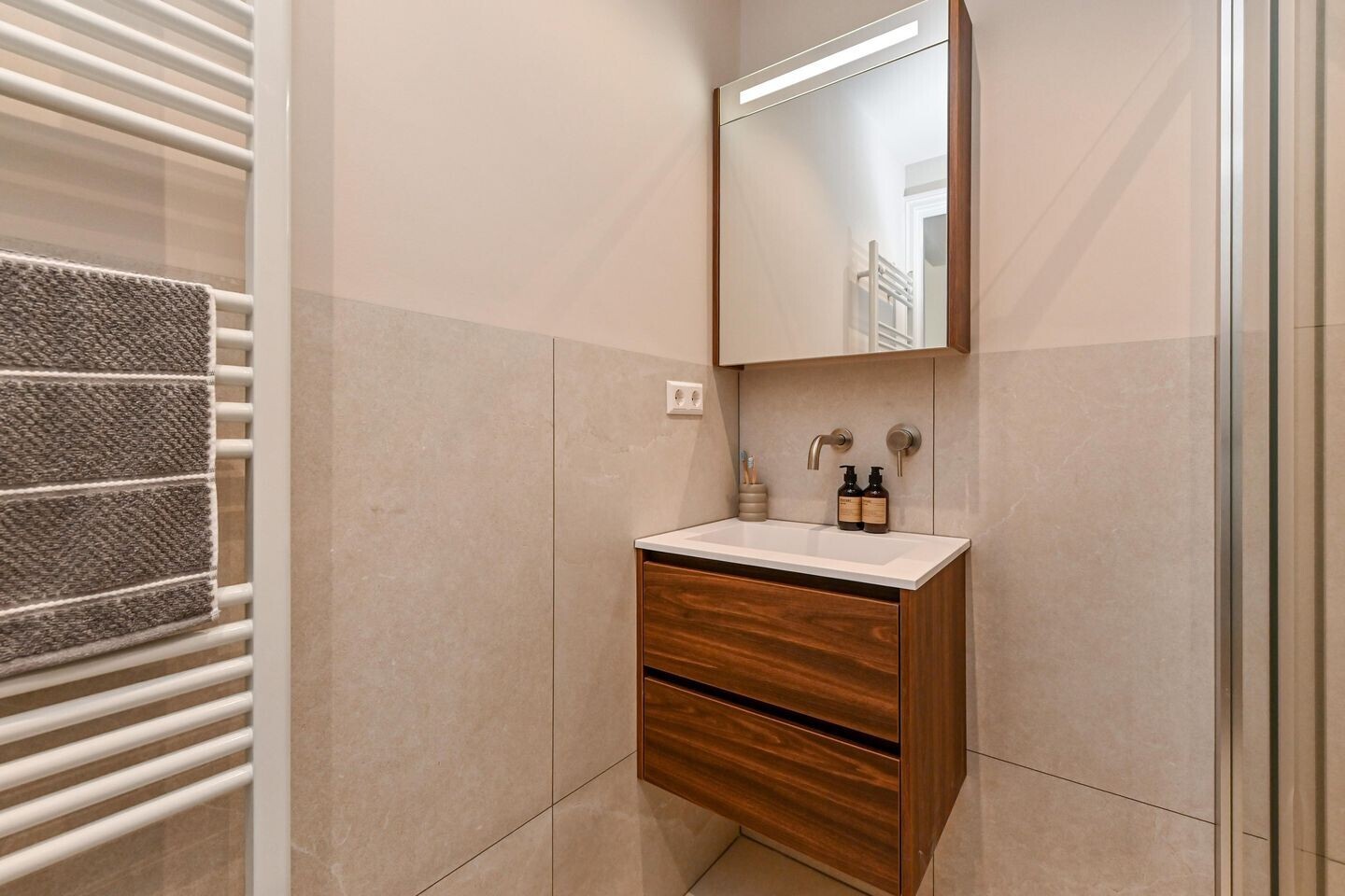 Appartement te koop: Vinkensteynstraat 83, 'S-Gravenhage