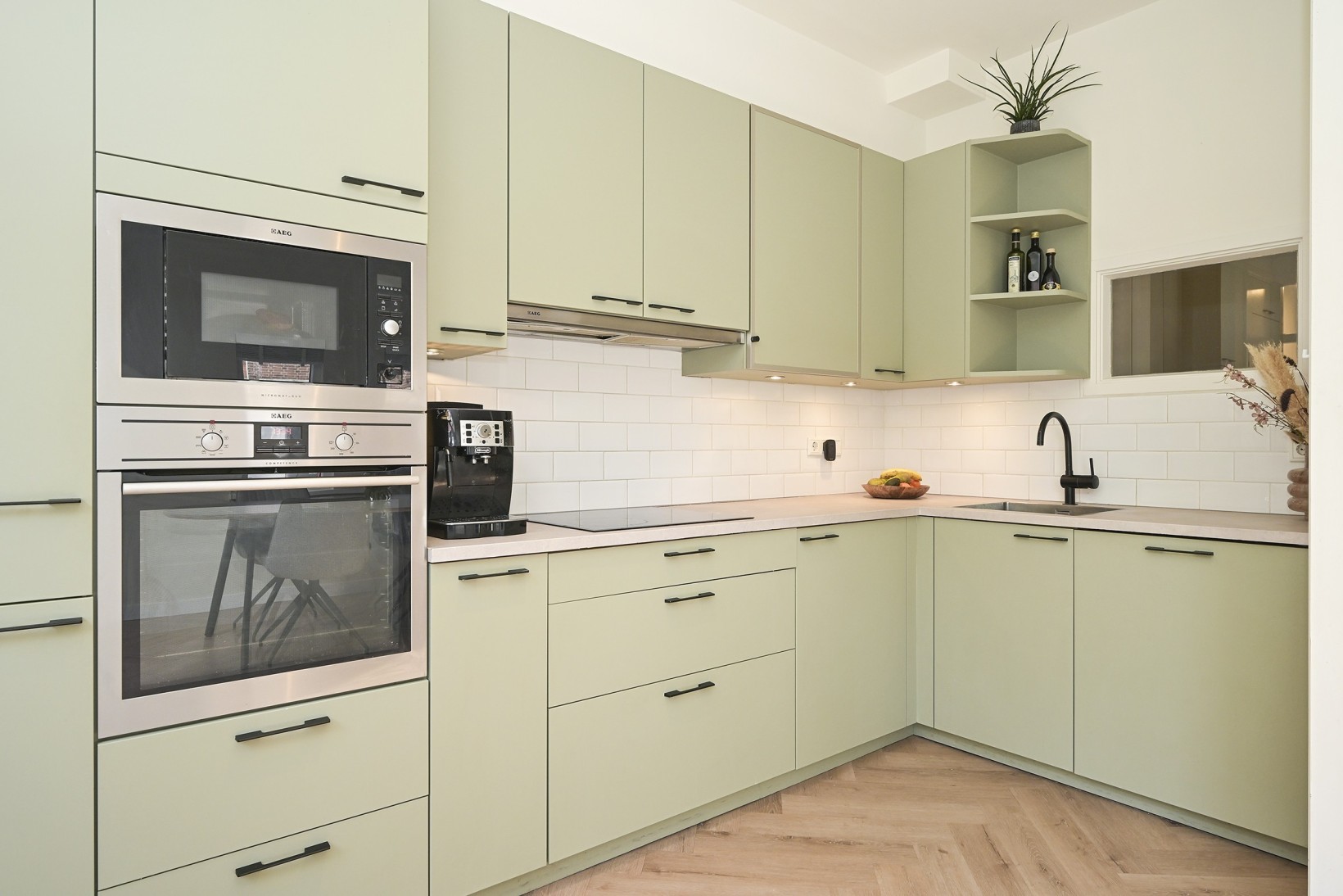 Hoekwoning te koop: Meloenstraat 70, 'S-Gravenhage