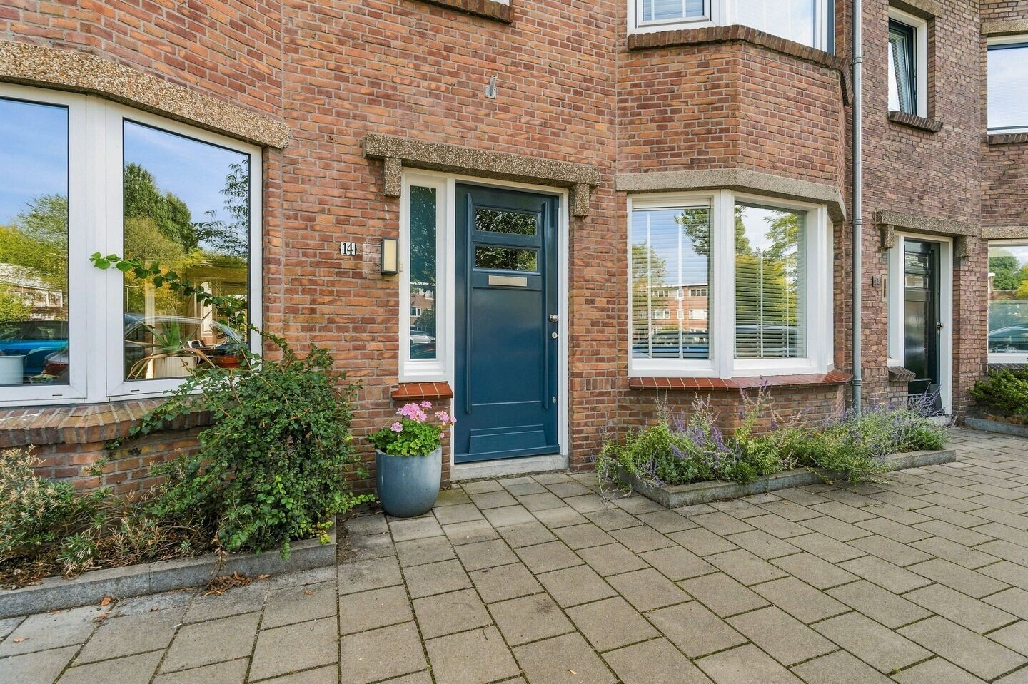 Tussenwoning te koop: Chrysantplein 14, 'S-Gravenhage