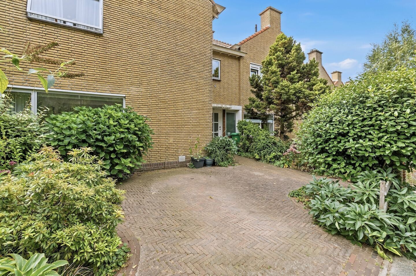 Tussenwoning te koop: Laan van Poot 450, 'S-Gravenhage