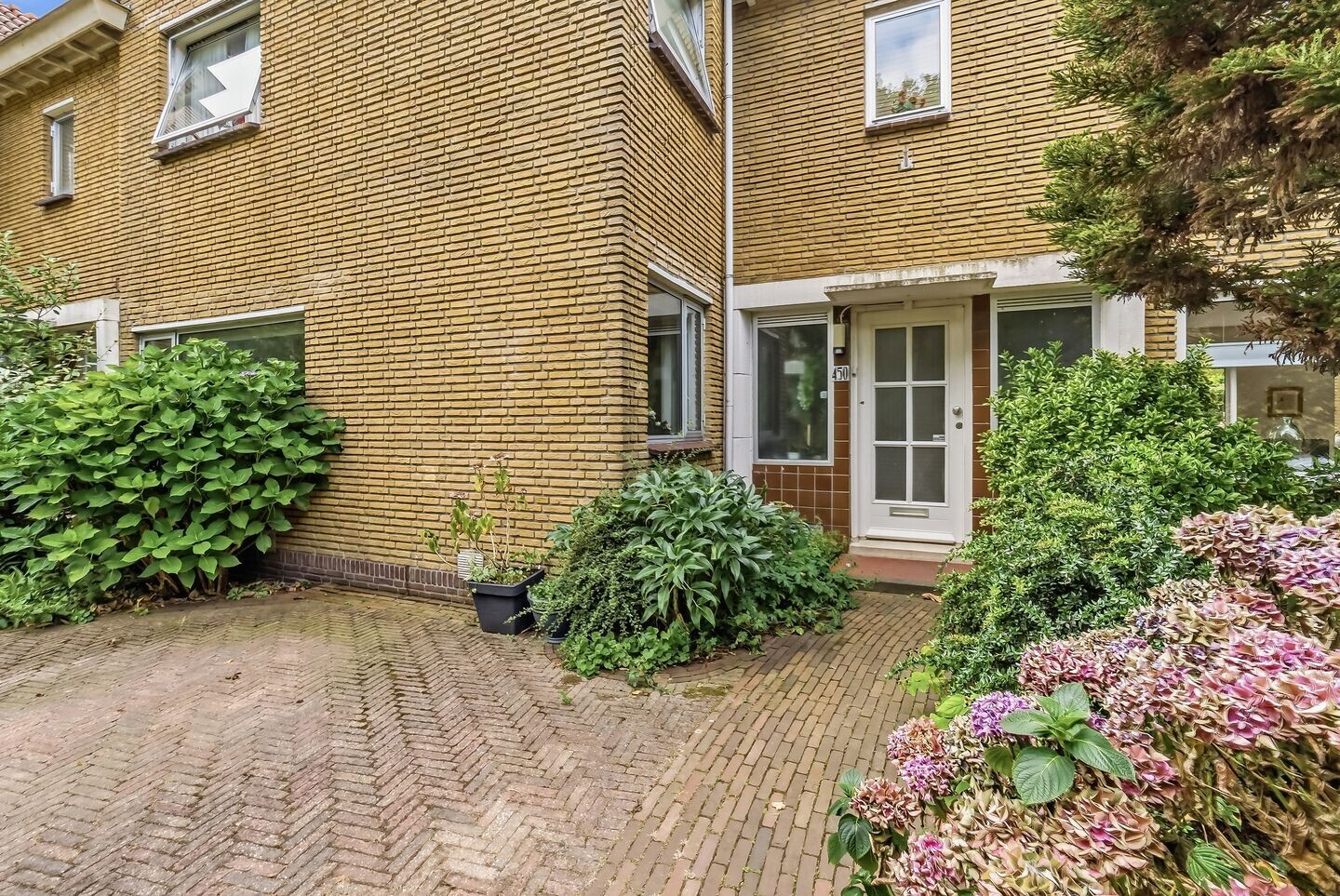 Tussenwoning te koop: Laan van Poot 450, 'S-Gravenhage