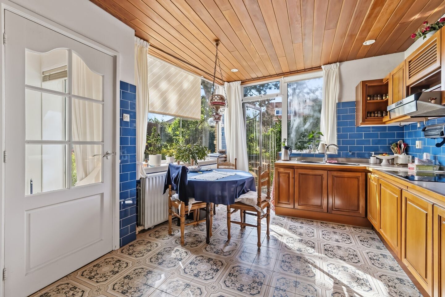 Tussenwoning te koop: Laan van Poot 450, 'S-Gravenhage