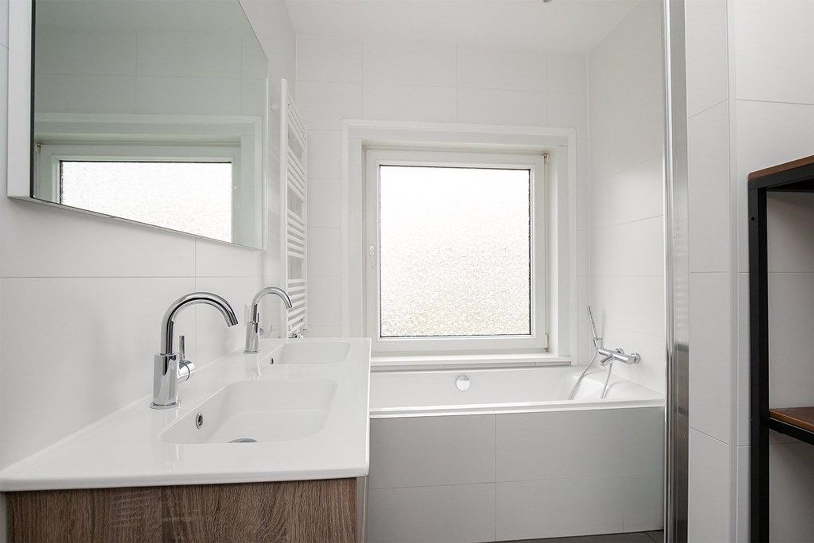 Tussenwoning te huur: Rietzangerlaan 15, 'S-Gravenhage