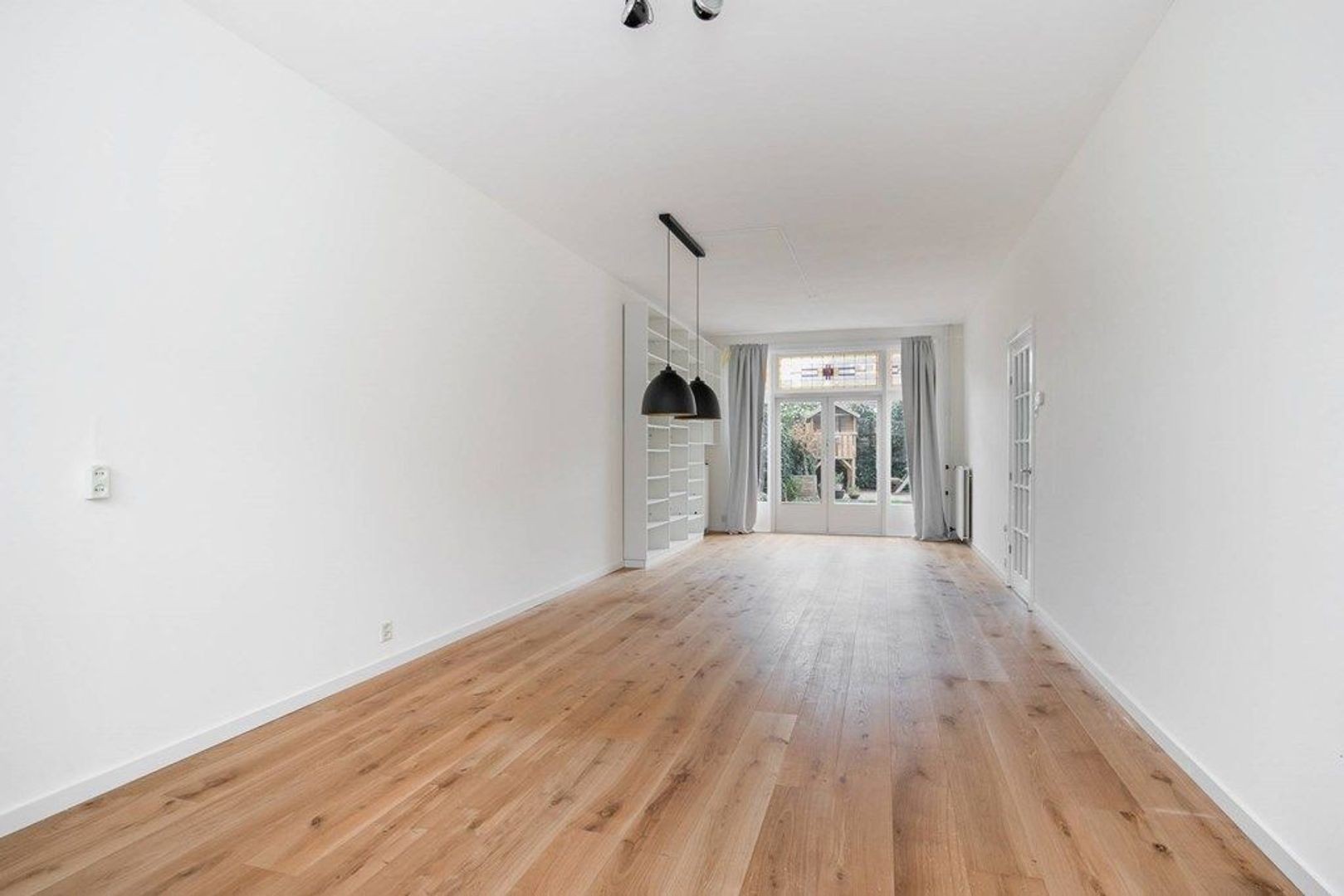 Tussenwoning te huur: Rietzangerlaan 15, 'S-Gravenhage