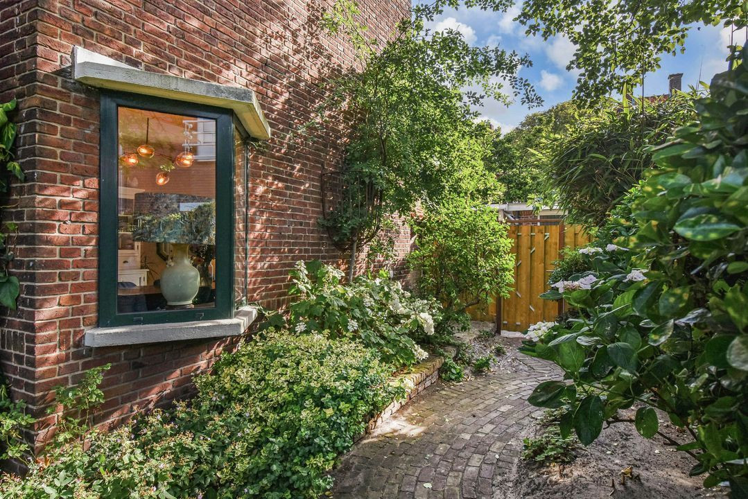 Hoekwoning te koop: Kwikstaartlaan 13, 'S-Gravenhage