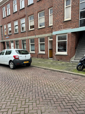 Hoenderloos. 130