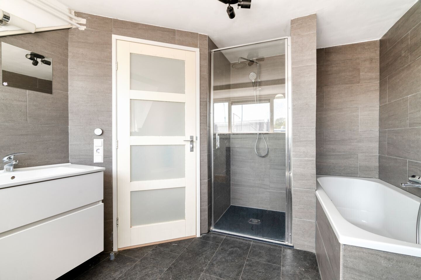 Appartement te koop: Van St. Aldegondeplein 8, 'S-Gravenhage