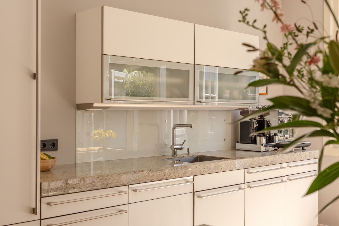 Tussenwoning te koop: Van Beuningenstraat 22, 'S-Gravenhage