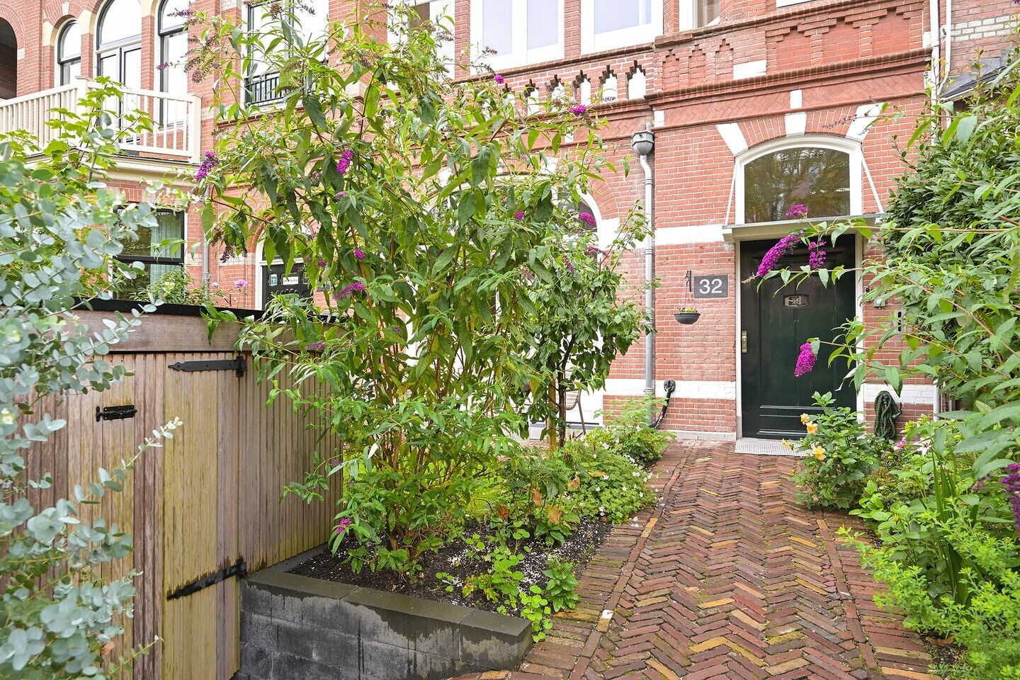 Tussenwoning te koop: Johan van Oldenbarneveltlaan 32, 'S-Gravenhage