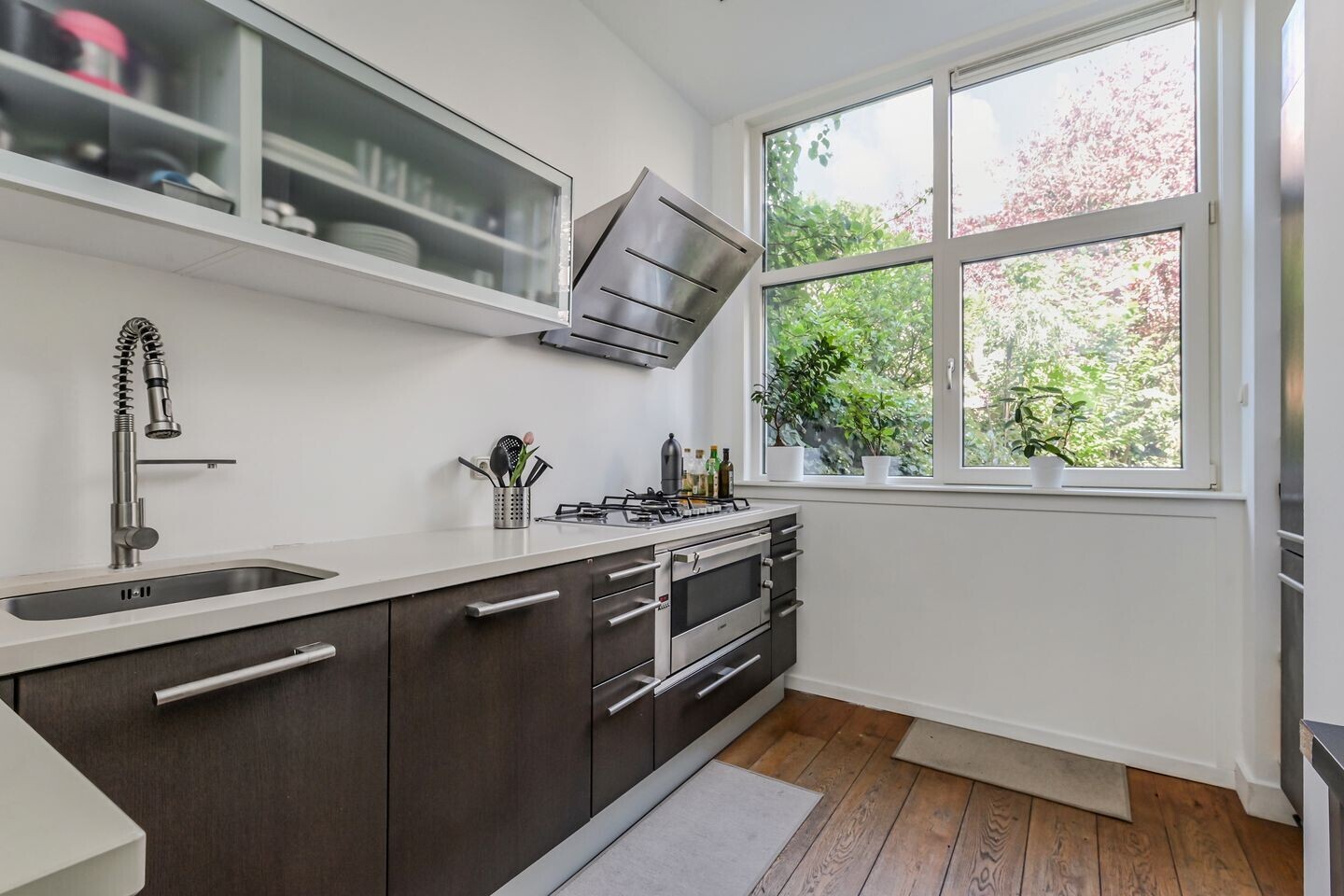 Tussenwoning te koop: Viviënstraat 47, 'S-Gravenhage