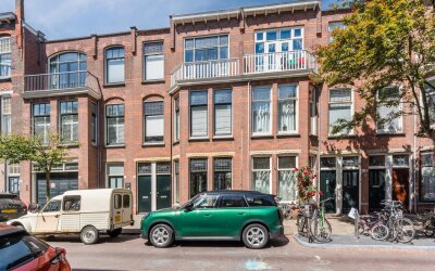 Van Loostra. 121