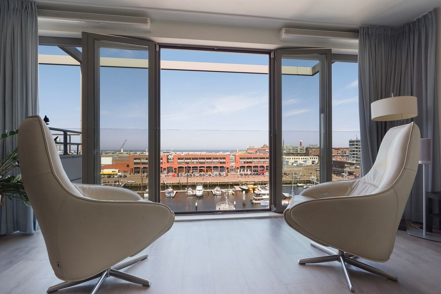 Appartement te koop: Dr. Lelykade 42F, 'S-Gravenhage