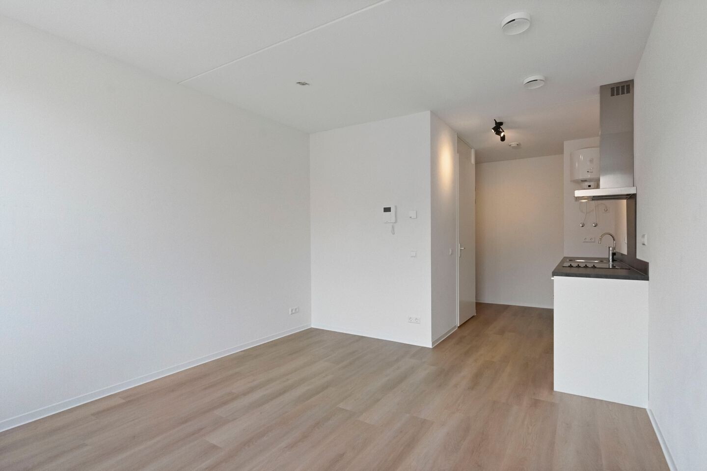 Studio te koop: Korbootstraat 43B, 'S-Gravenhage