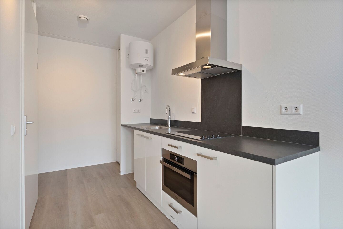 Studio te koop: Korbootstraat 43B, 'S-Gravenhage