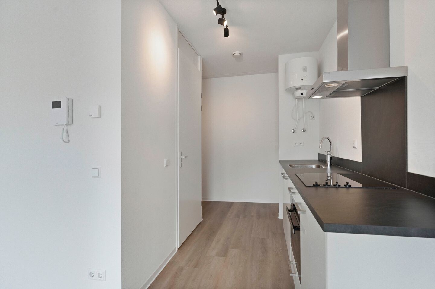 Studio te koop: Korbootstraat 43B, 'S-Gravenhage