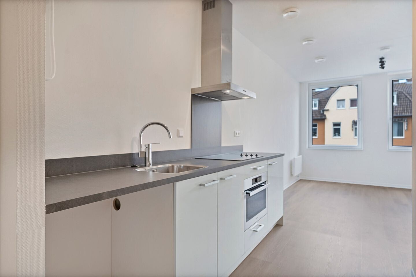 Studio te koop: Korbootstraat 43B, 'S-Gravenhage