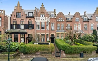 Helmstraat 10
