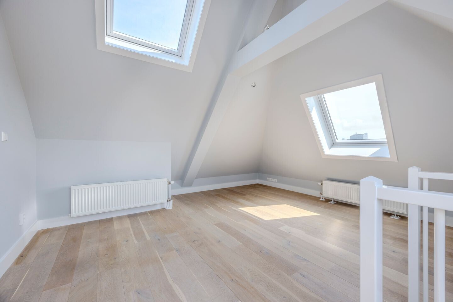 Studio te koop: Sumatrastraat 214A, 'S-Gravenhage