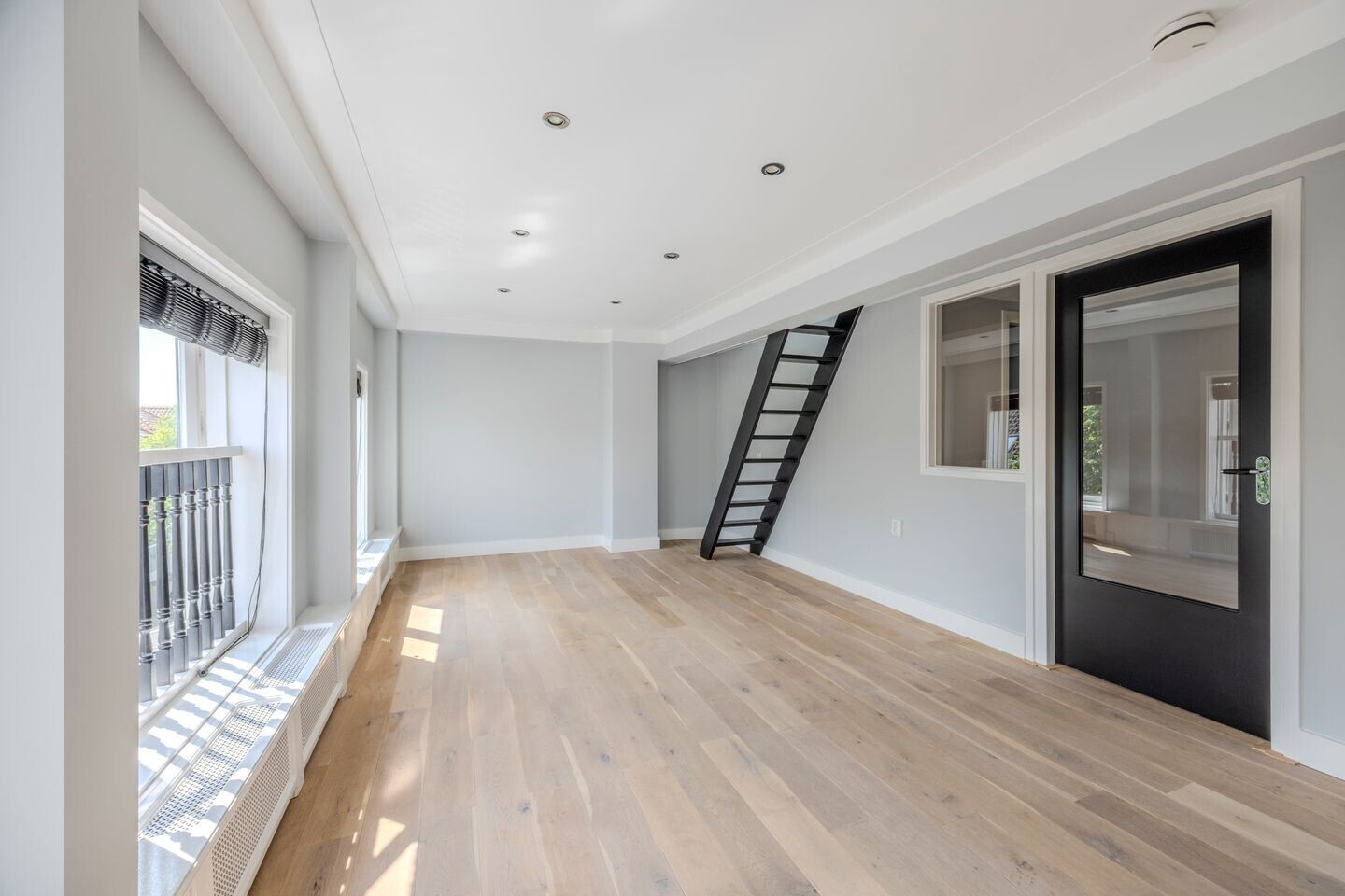 Studio te koop: Sumatrastraat 214A, 'S-Gravenhage