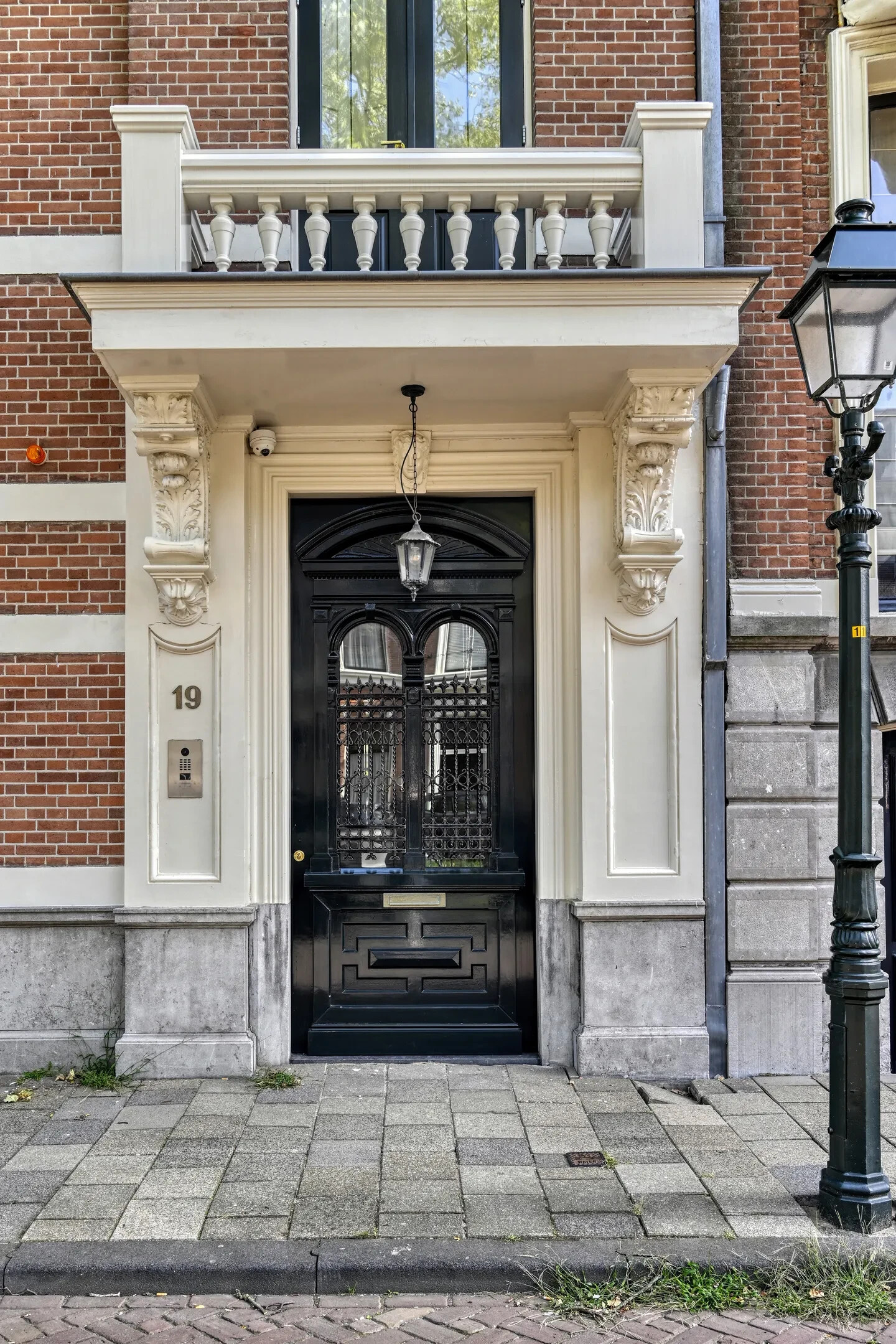Tussenwoning te koop: Surinamestraat 19, 'S-Gravenhage
